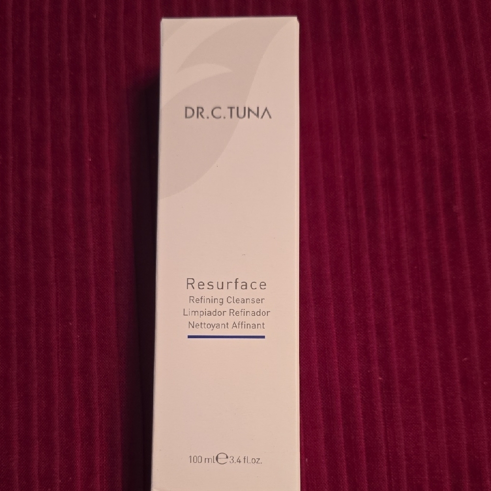 Farmasi White Cleanser & Exfoliant